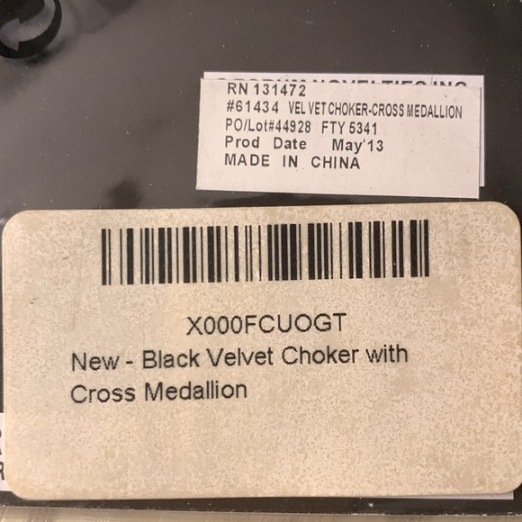 Black Velvet Choker with Cross Medallion NWT - Picture 5 of 5